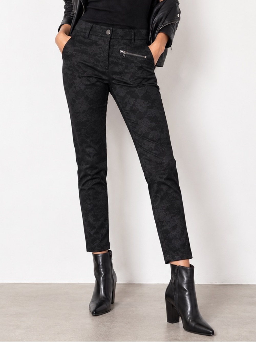 Cambio Parla Black Lace Jacquard Slim Ankle Pants Size 40 / US 10